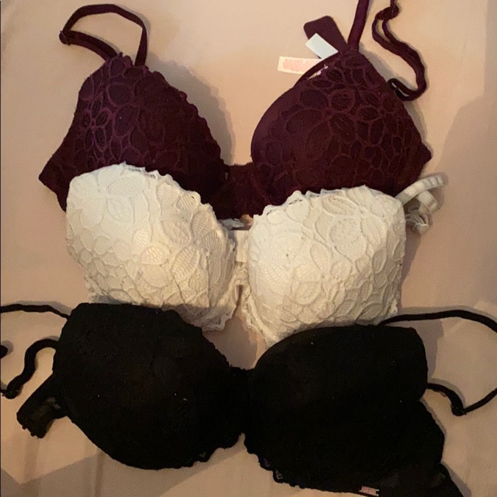 VS Pink Lightly Lined Strappy Bra